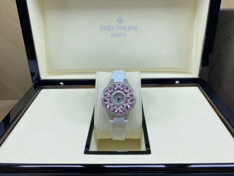 GLASHUTTE Watches TimelessDesign 182698