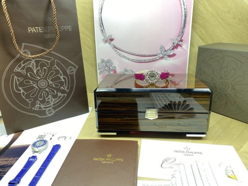 GLASHUTTE Watches ModernLook 182700