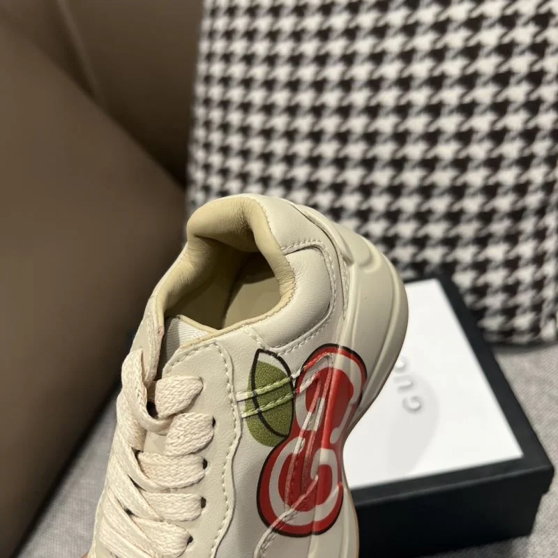 Bold GUCCI SHOES 29677