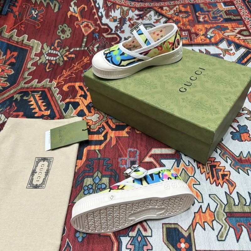Contemporary GUCCI SHOES 30179