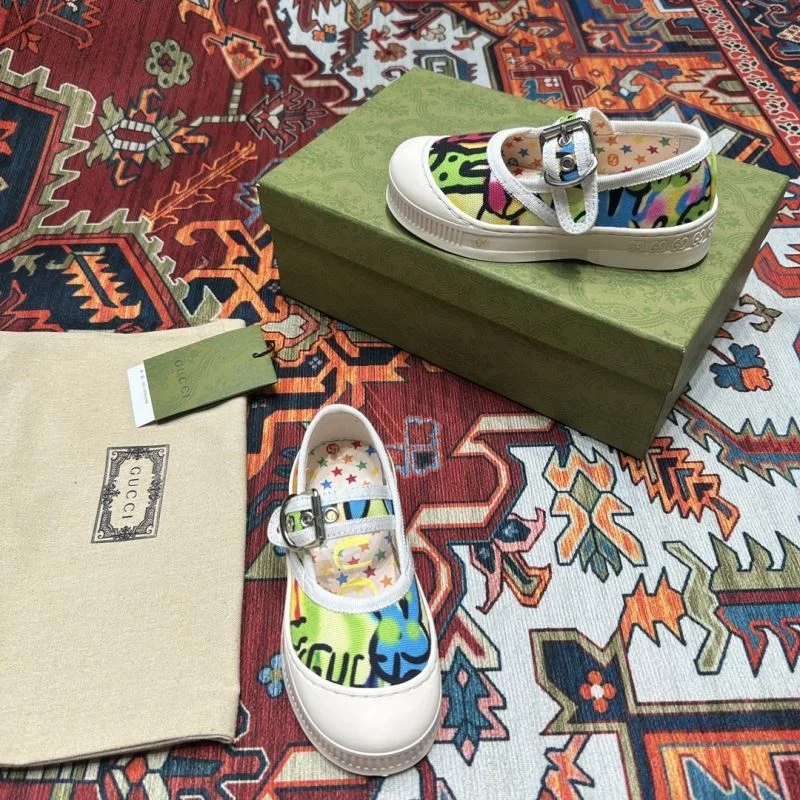 Contemporary GUCCI SHOES 30179