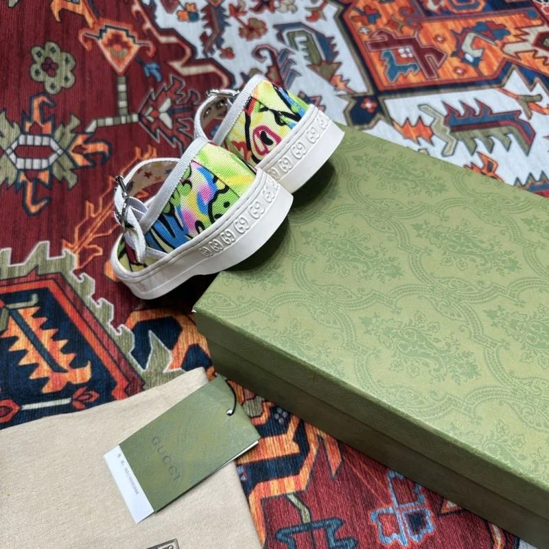 Contemporary GUCCI SHOES 30179