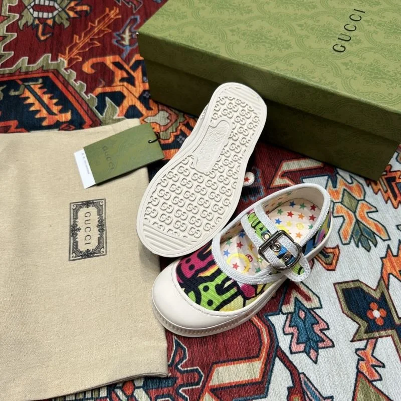 Contemporary GUCCI SHOES 30179