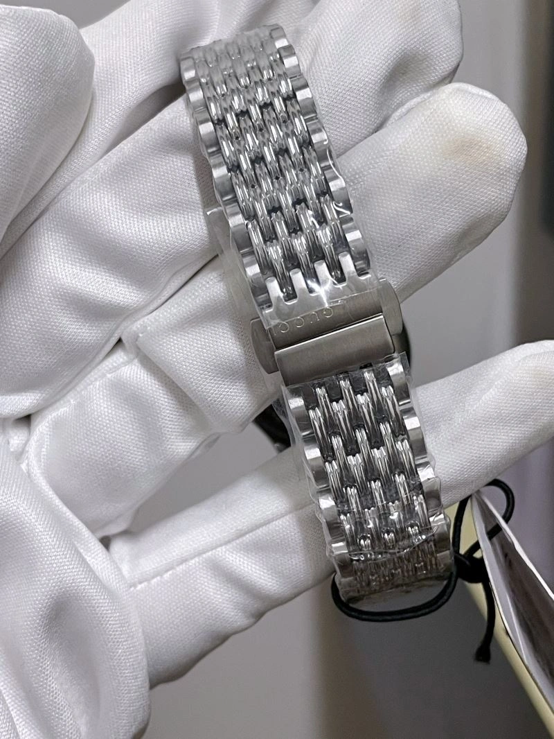 Contemporary GUCCI Watches 183347