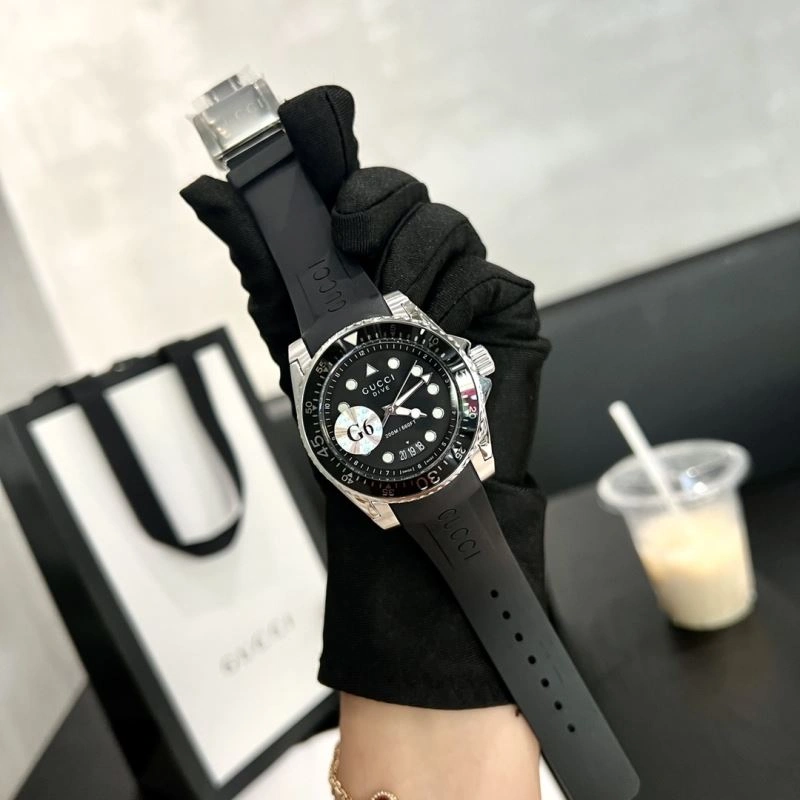 GUCCI Watches Sleek 183343