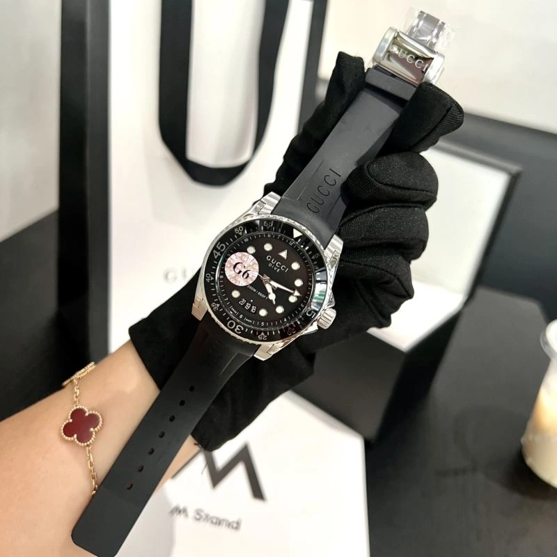 GUCCI Watches Sleek 183343