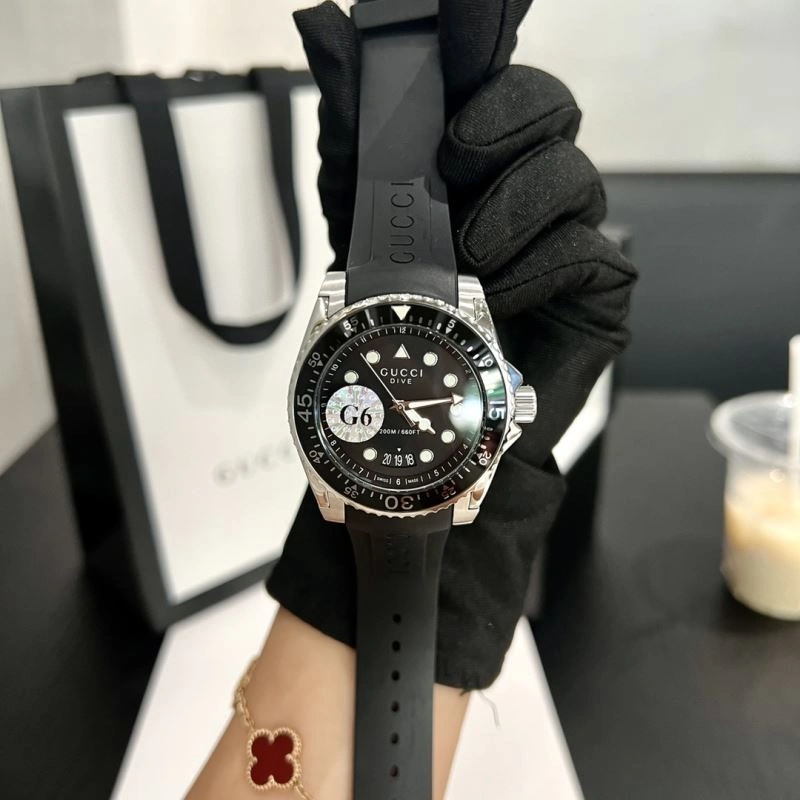 GUCCI Watches Sleek 183343