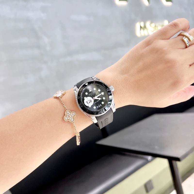 GUCCI Watches Sleek 183343