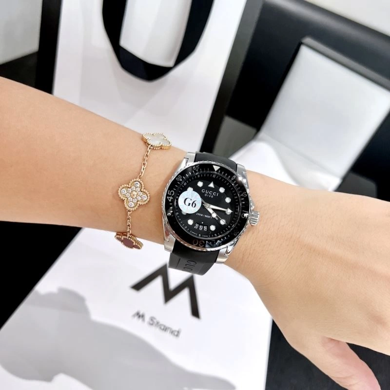 GUCCI Watches Sleek 183343