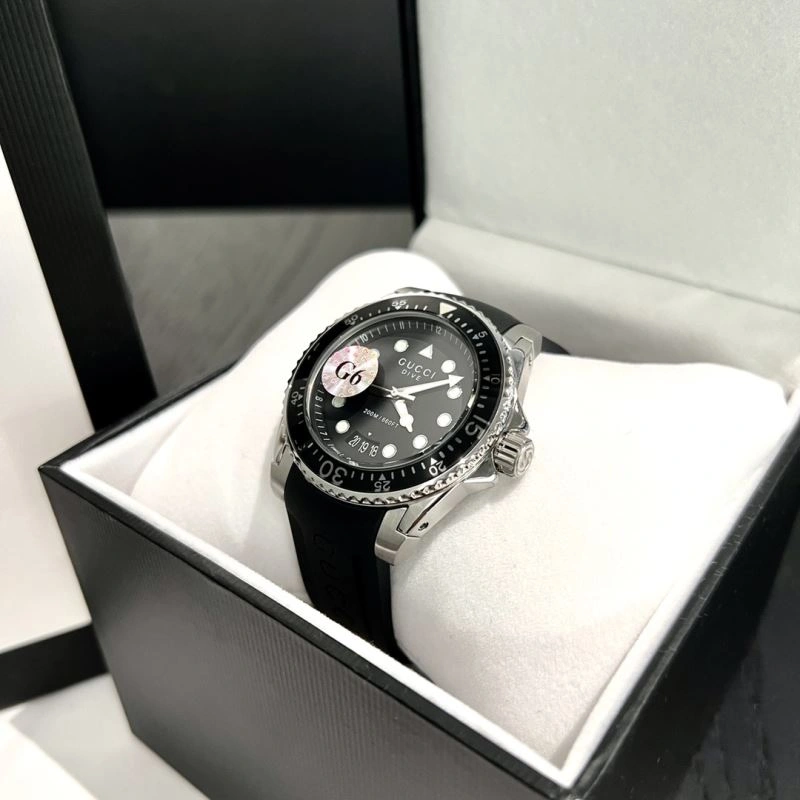 GUCCI Watches Sleek 183343