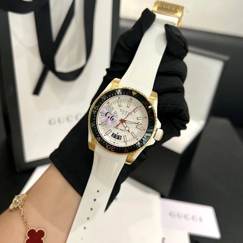 GUCCI Watches Bold 183337