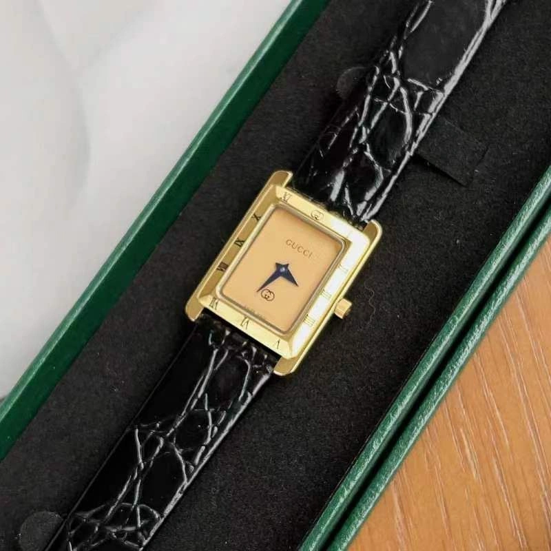 RelaxedFit GUCCI Watches 183327