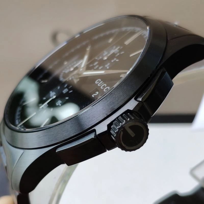 Sporty GUCCI Watches 183302