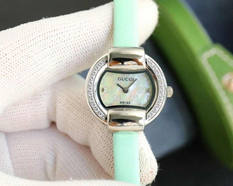 Functional GUCCI Watches 183224