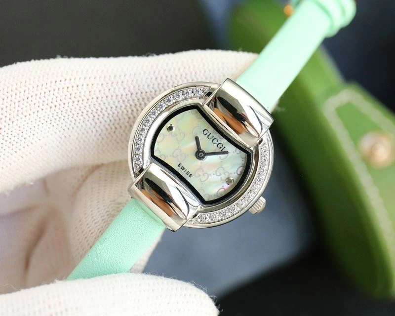 Functional GUCCI Watches 183224