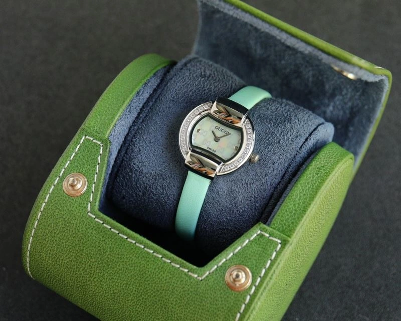 Functional GUCCI Watches 183224