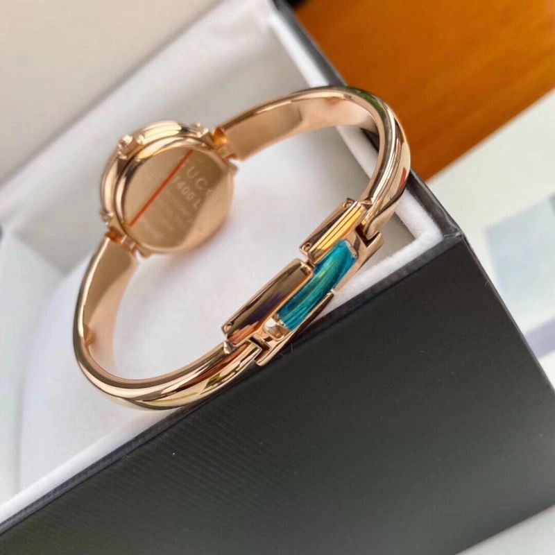 Snug GUCCI Watches 183216