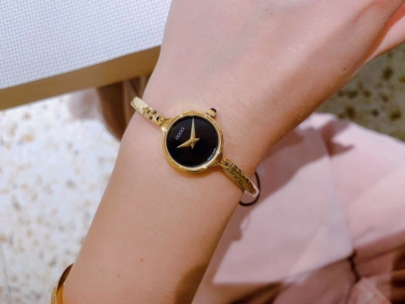 Minimalist GUCCI Watches 183227