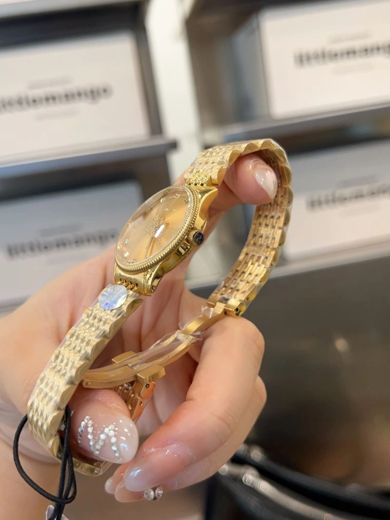 GUCCI Watches Fashionable 183210