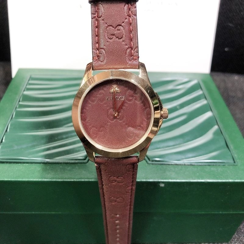 Snug GUCCI Watches 183206