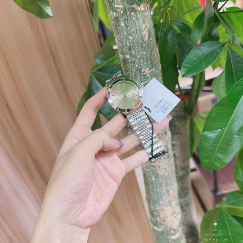 Bright GUCCI Watches 183204