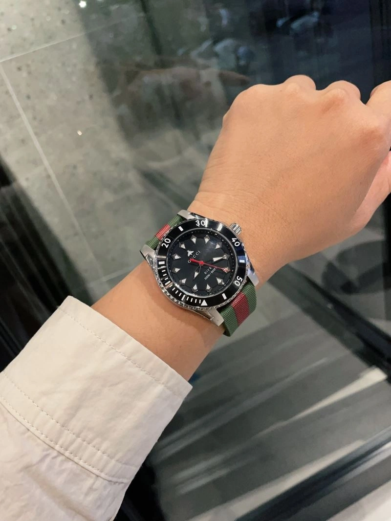 MoistureWicking GUCCI Watches 183160