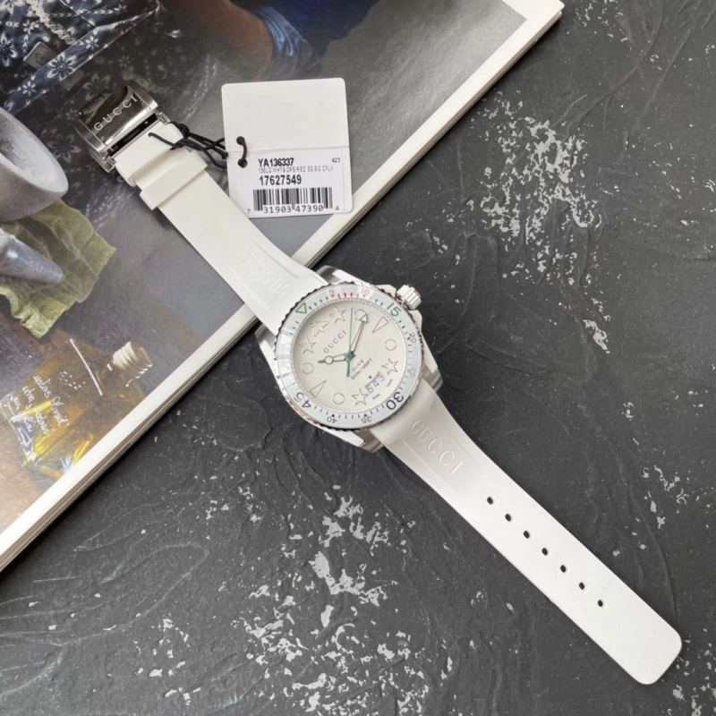 ZipUp GUCCI Watches 183134