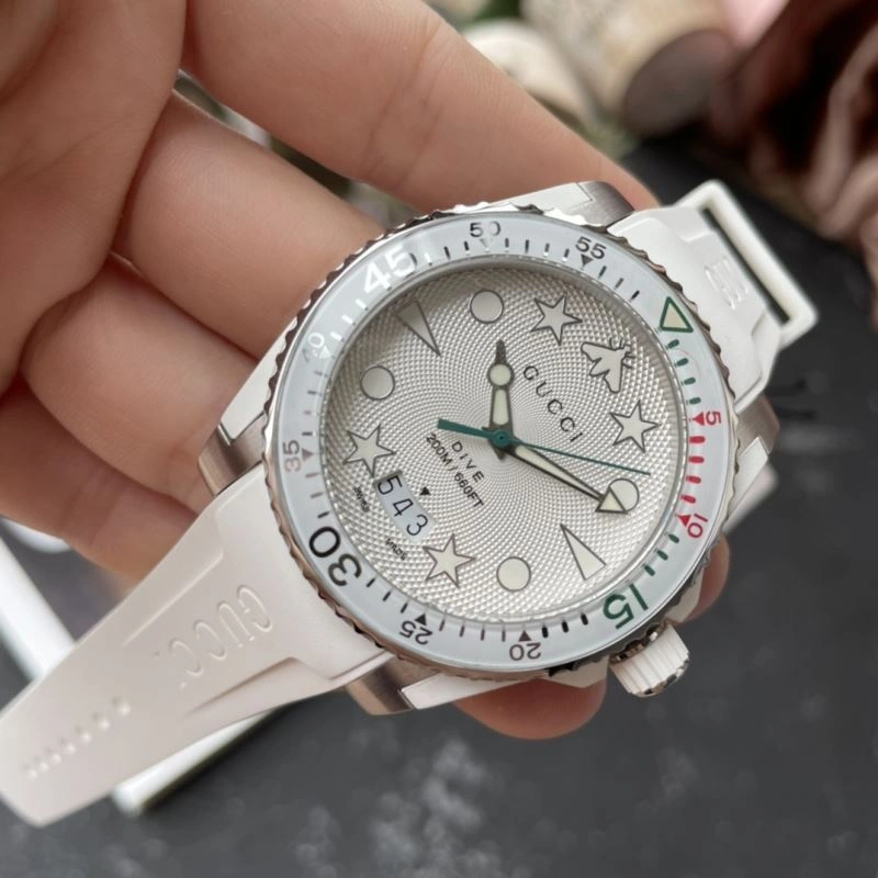 ZipUp GUCCI Watches 183134