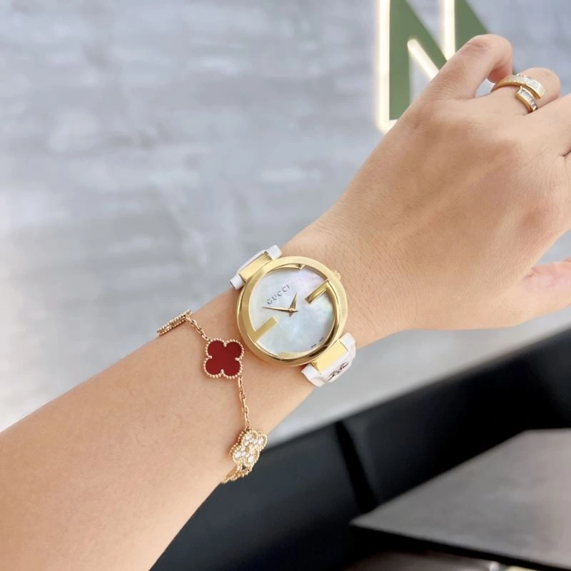 Seasonal GUCCI Watches 183144