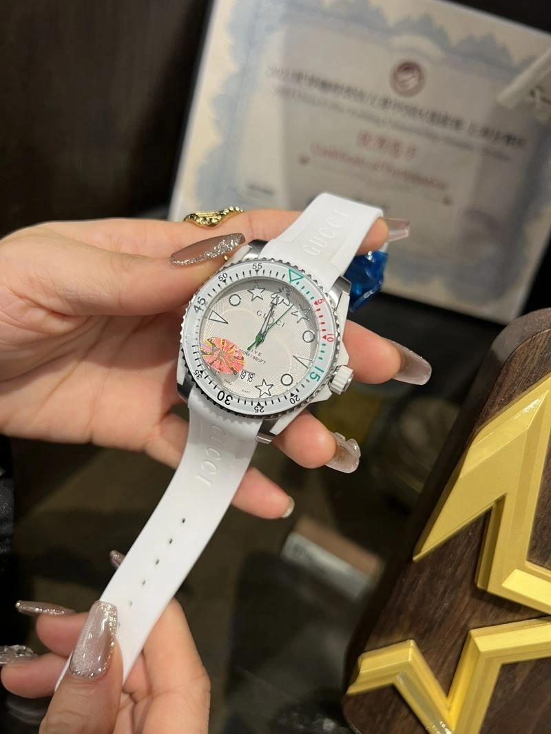 GUCCI Watches Lightweight 183122