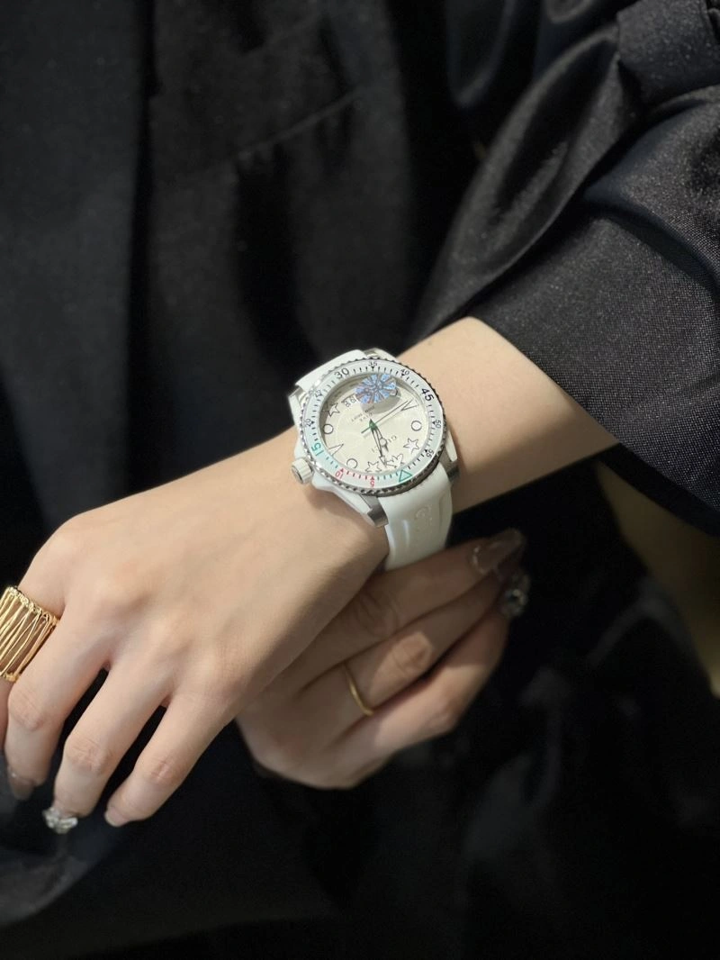 GUCCI Watches Lightweight 183122