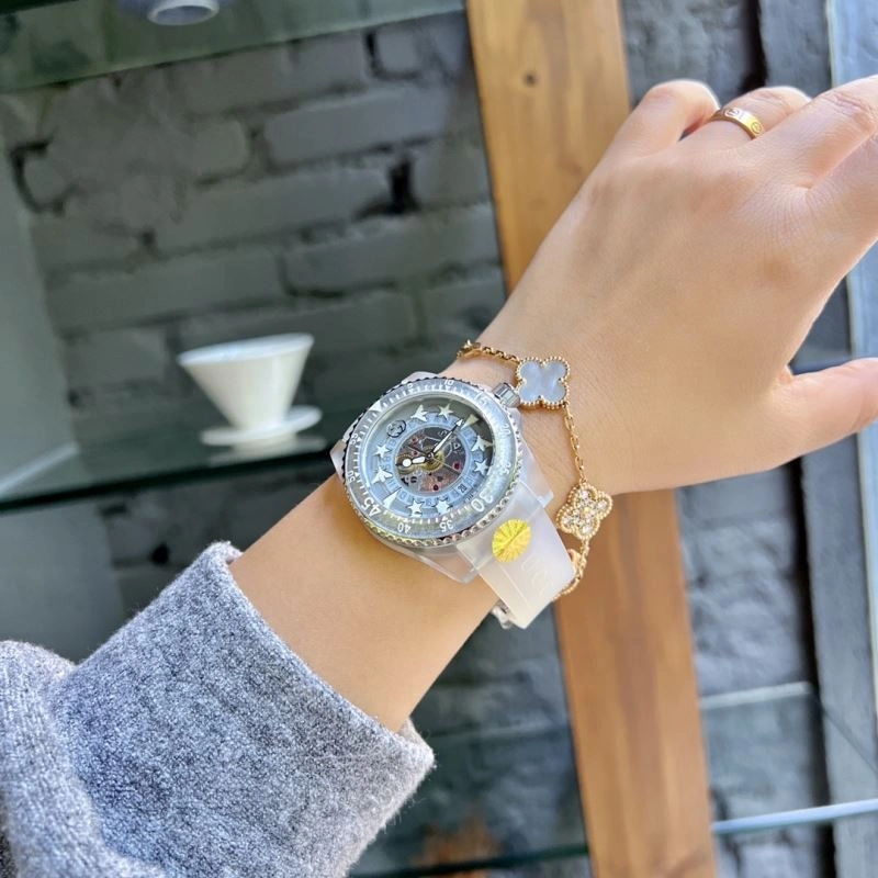 GUCCI Watches TravelReady 183120