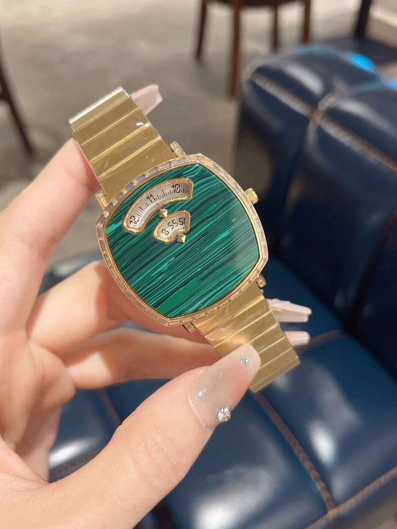 Sporty GUCCI Watches 183097