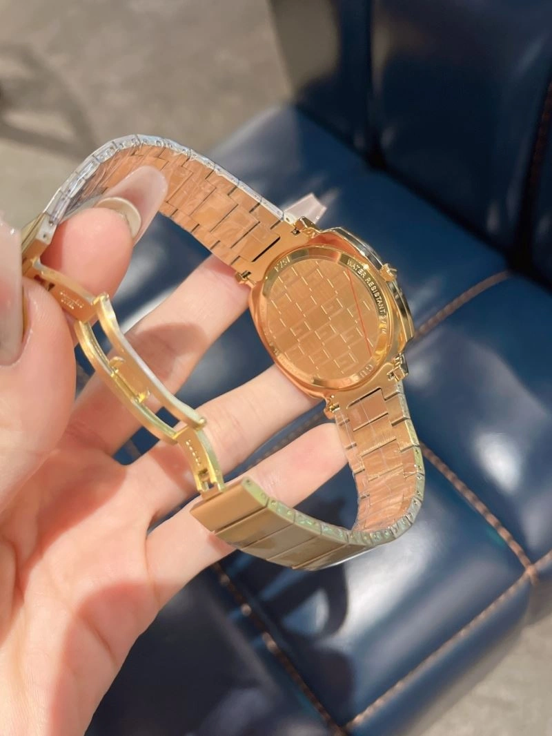GUCCI Watches Durable 183098
