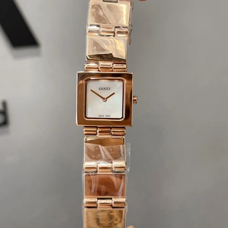Contemporary GUCCI Watches 183111