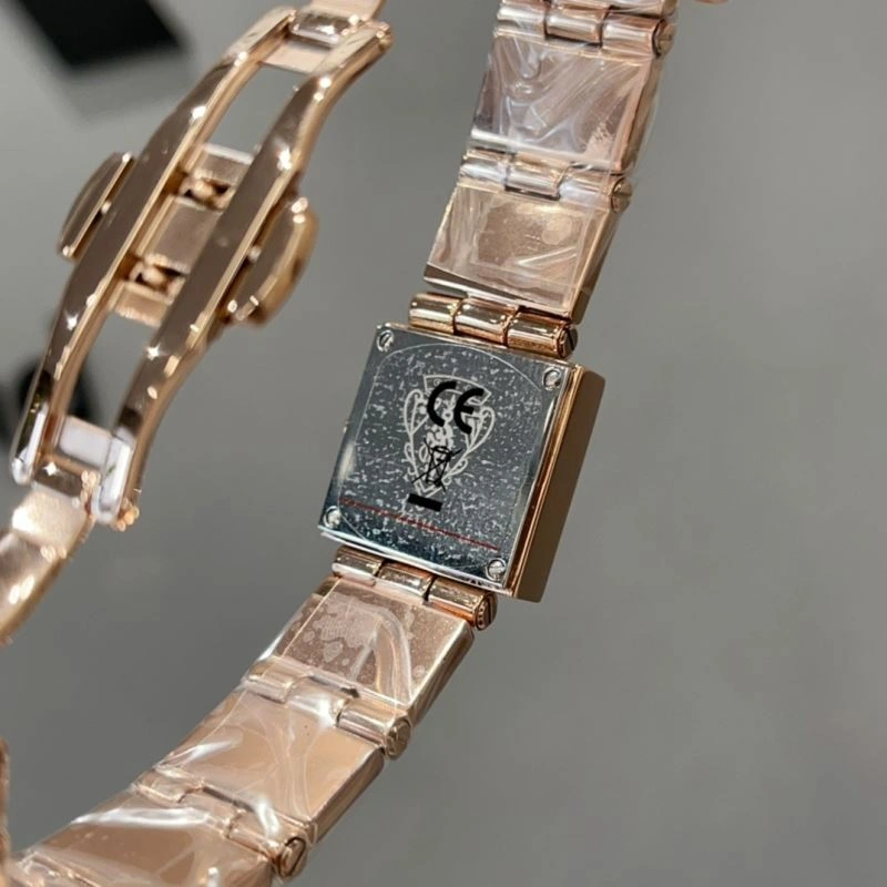 Contemporary GUCCI Watches 183111
