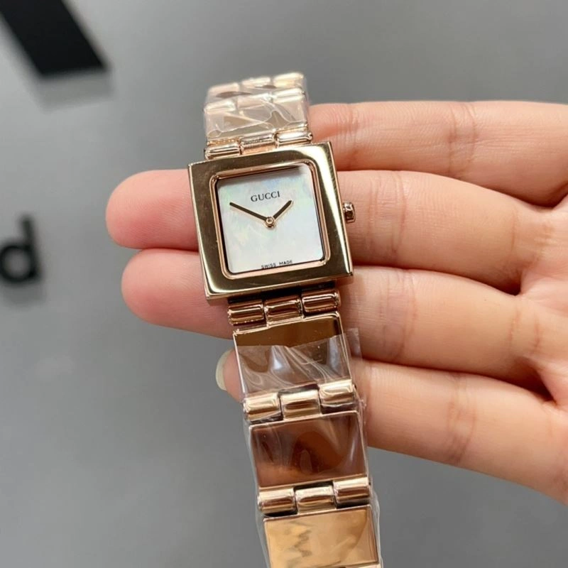Contemporary GUCCI Watches 183111