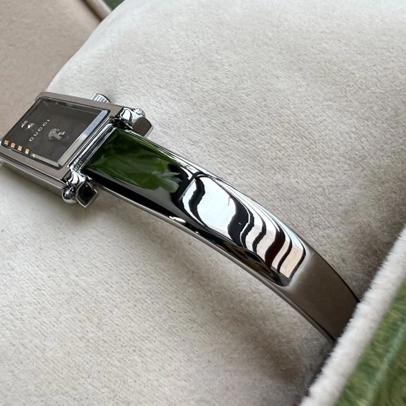 GUCCI Watches EyeCatching 183106