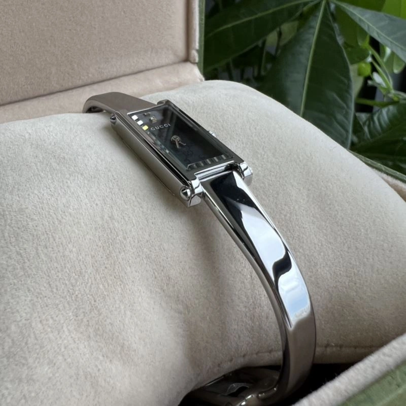 GUCCI Watches EyeCatching 183106
