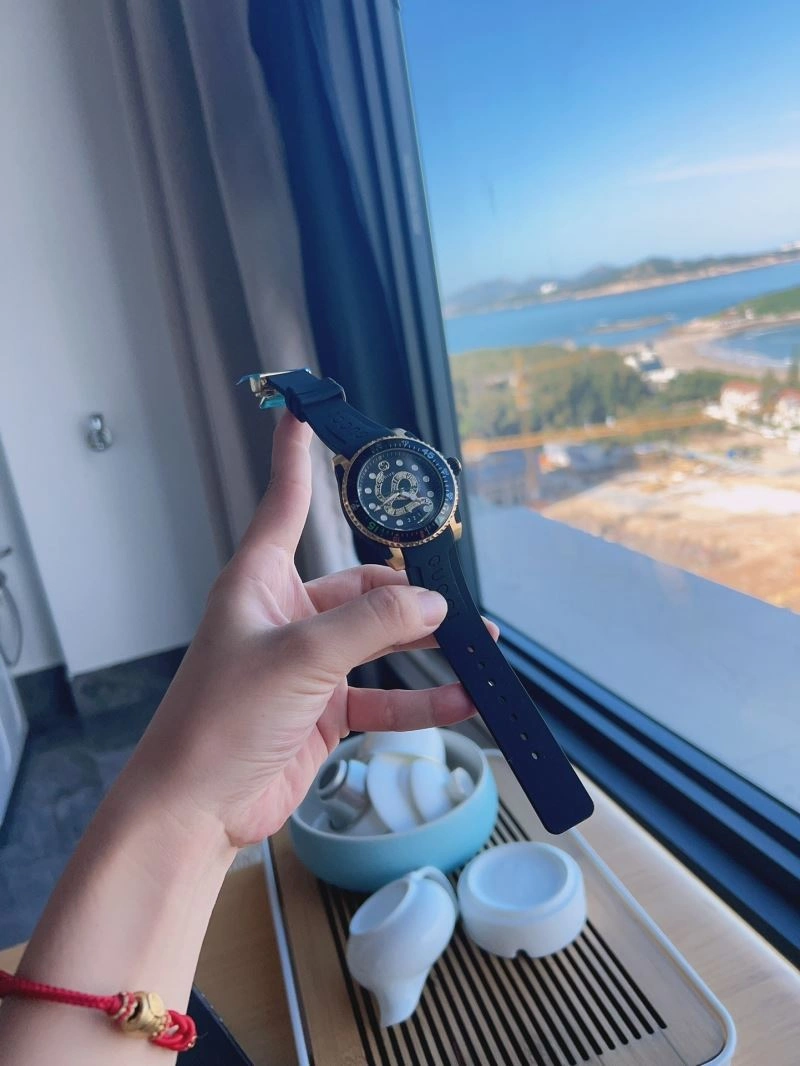 GUCCI Watches GoAnywhere 182954