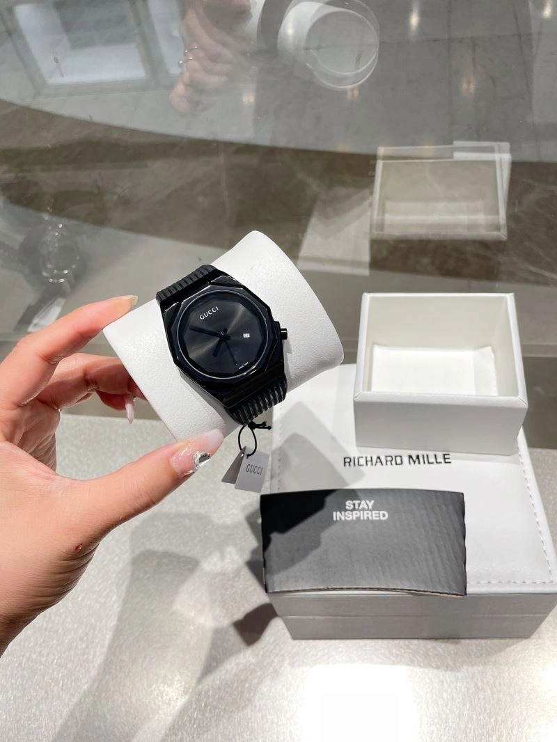 GUCCI Watches Chic 182918