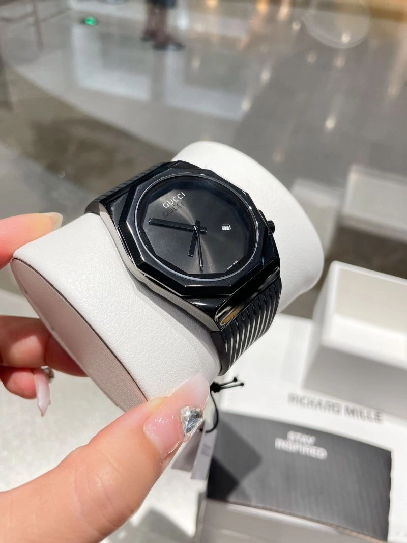 GUCCI Watches Chic 182918