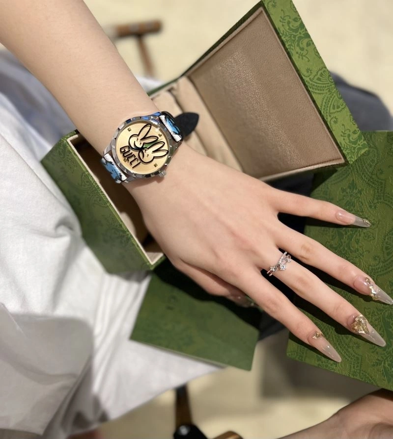GUCCI Watches TimelessDesign 182905