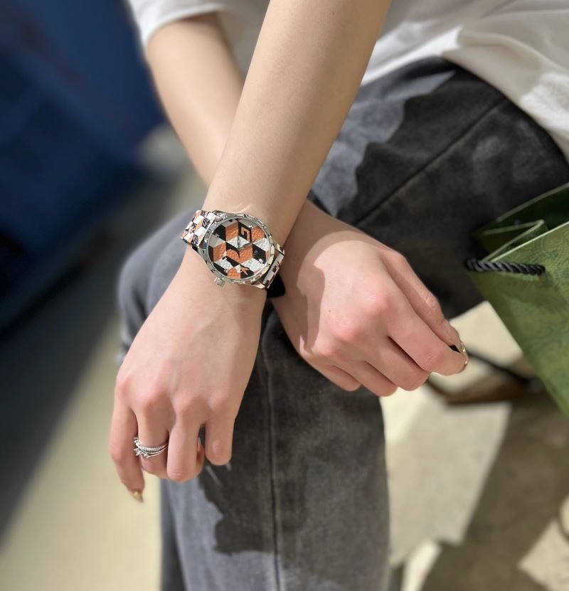 GUCCI Watches Bright 182906