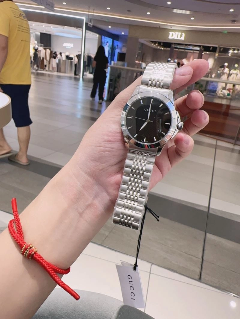 Vibrant GUCCI Watches 182900