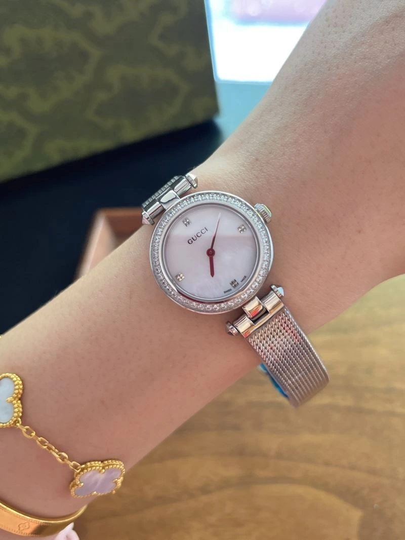 GUCCI Watches Affordable 182885
