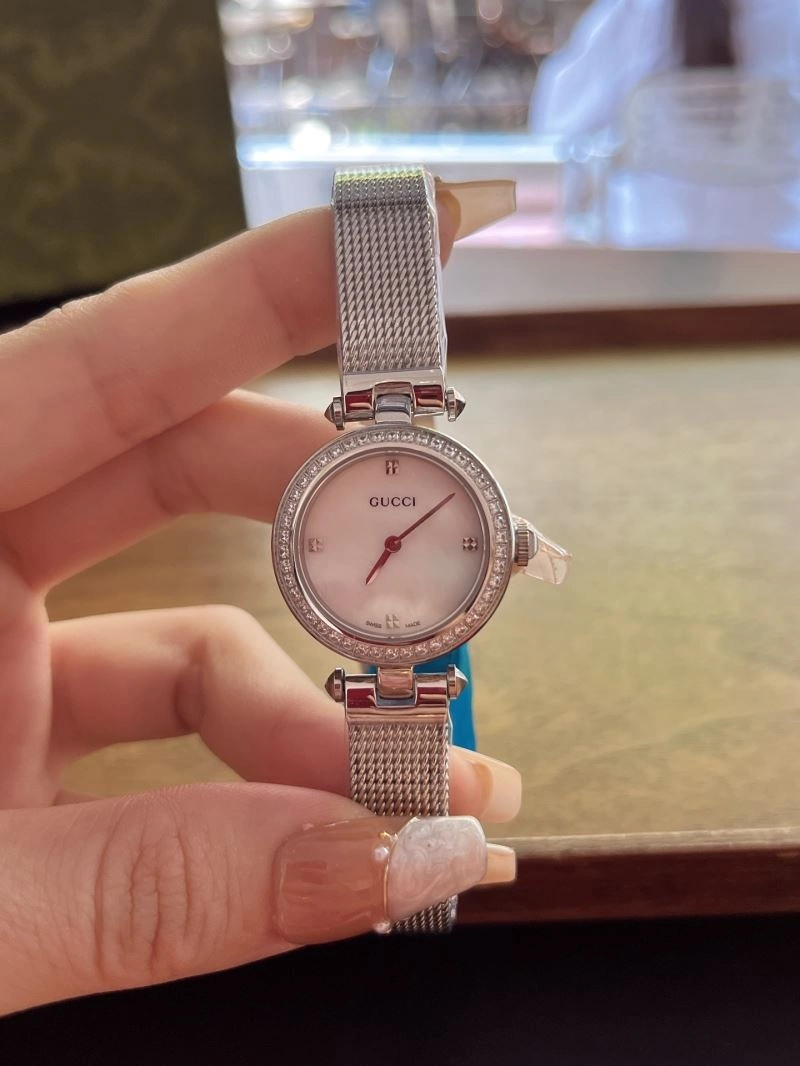 GUCCI Watches Affordable 182885