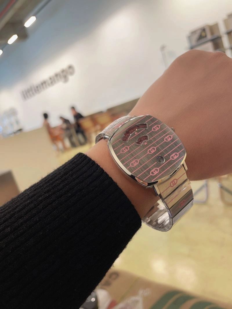 GUCCI Watches FashionForward 182875