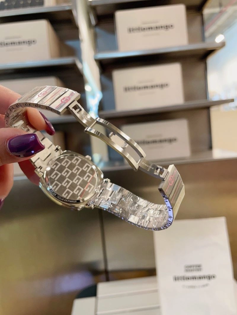GUCCI Watches FashionForward 182875