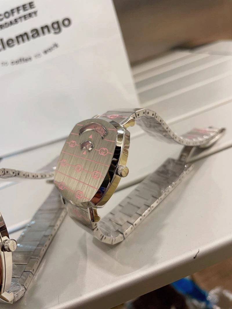 GUCCI Watches FashionForward 182875